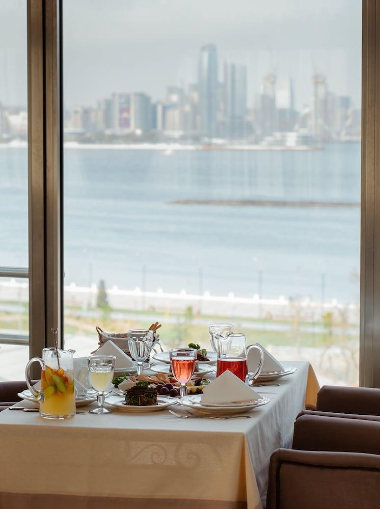 East Legend Hotel 바쿠 외부 사진